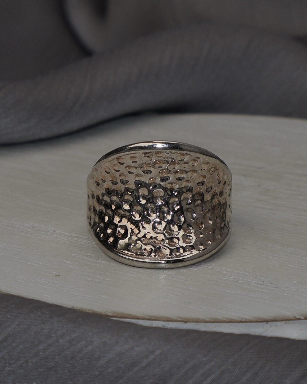 Vintage Sterling Silver Hammered Ring 6G / Sz 8